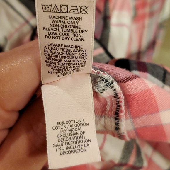 4/$20 Victoria's Secret lounge sleep flannel top - Picture 9 of 10